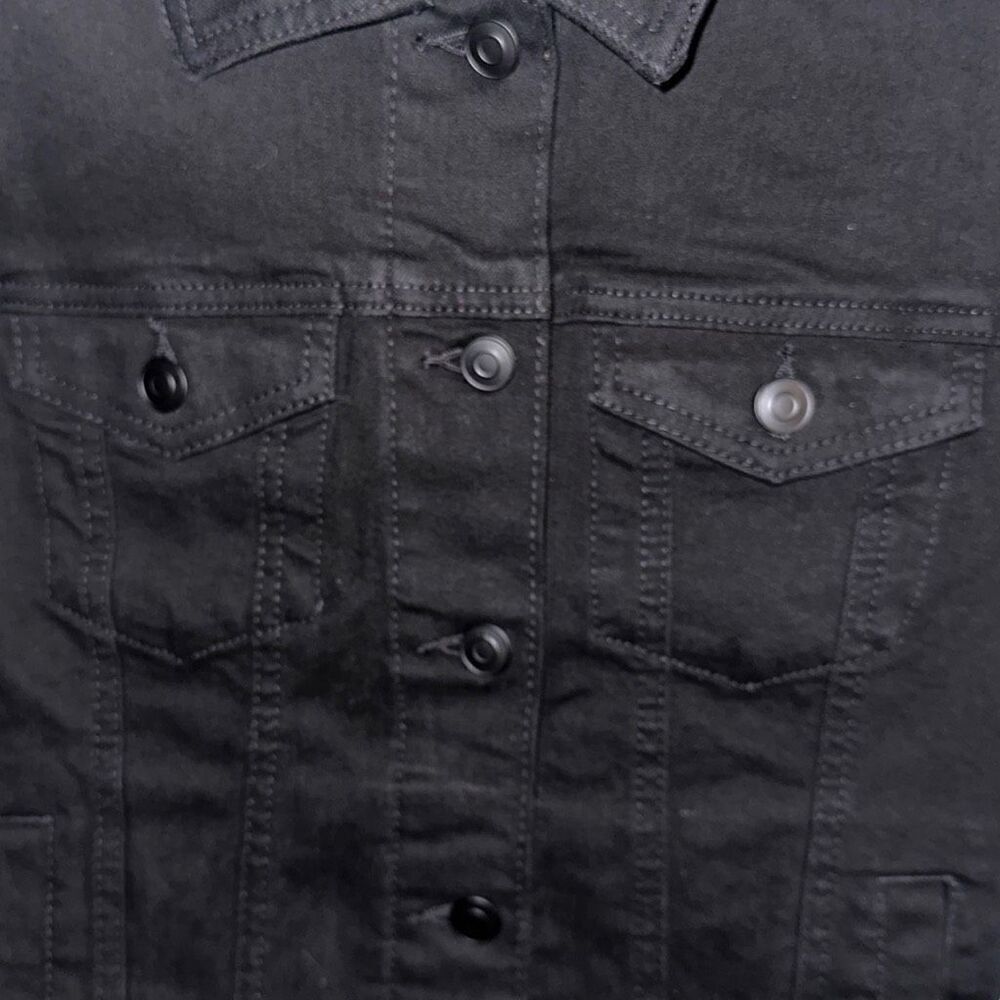 "NEW" Black denim jacket, ladies size med(8-10) by time and true - Picture 5 of 10